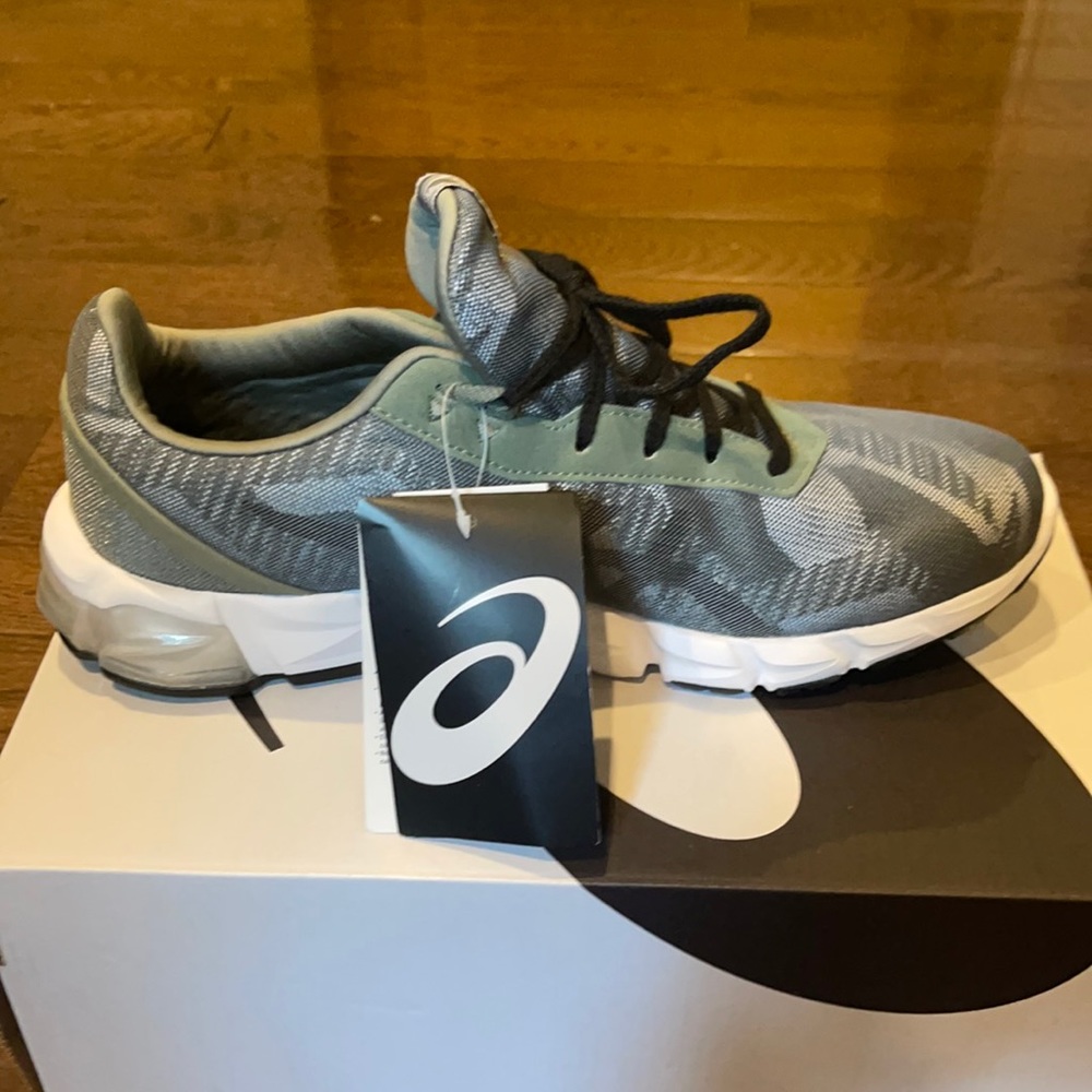 NIB Asics Gel Quantum